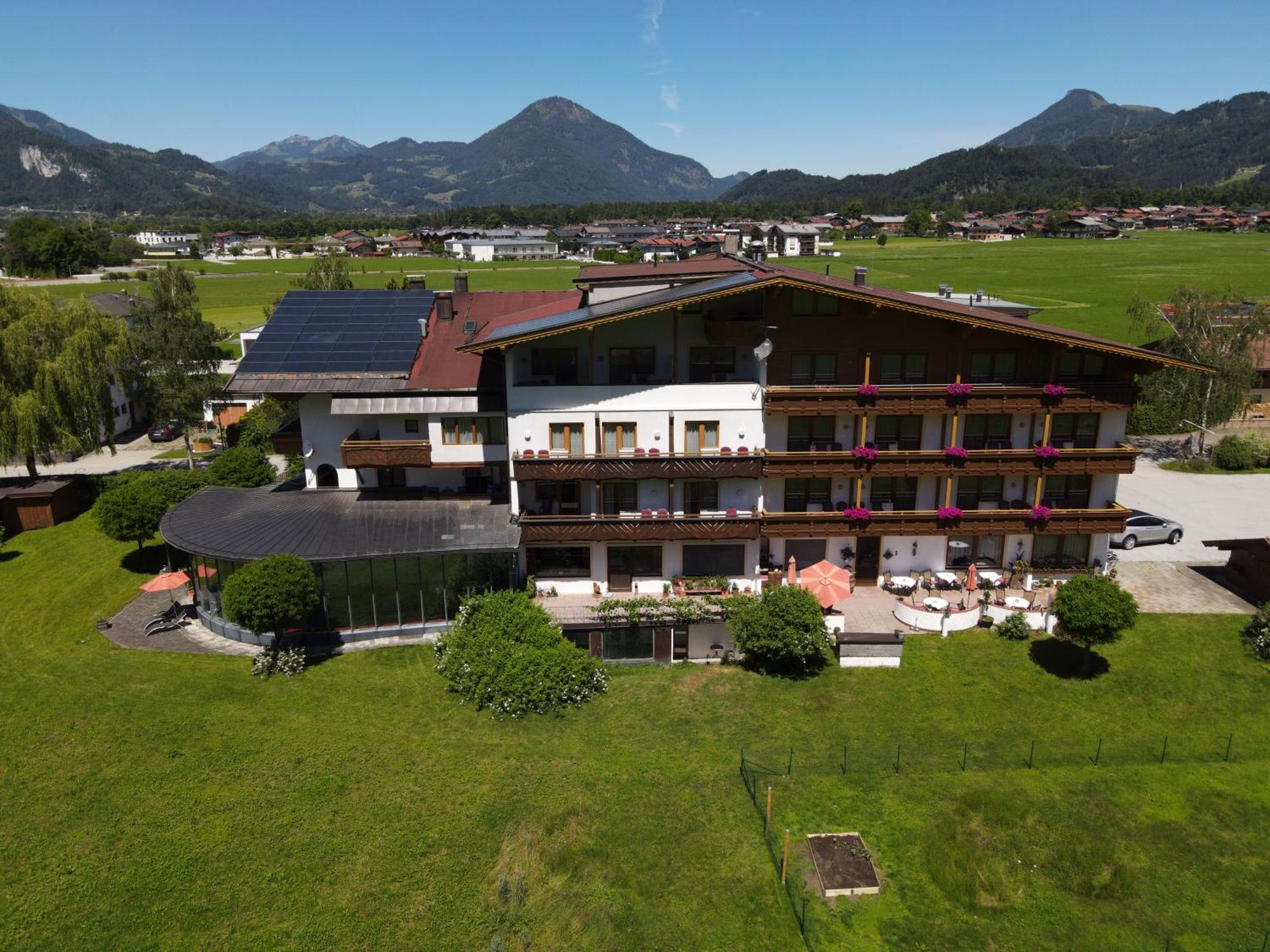 Daskaiser - Dein Gartenhotel In Tirol Ебс Екстериор снимка